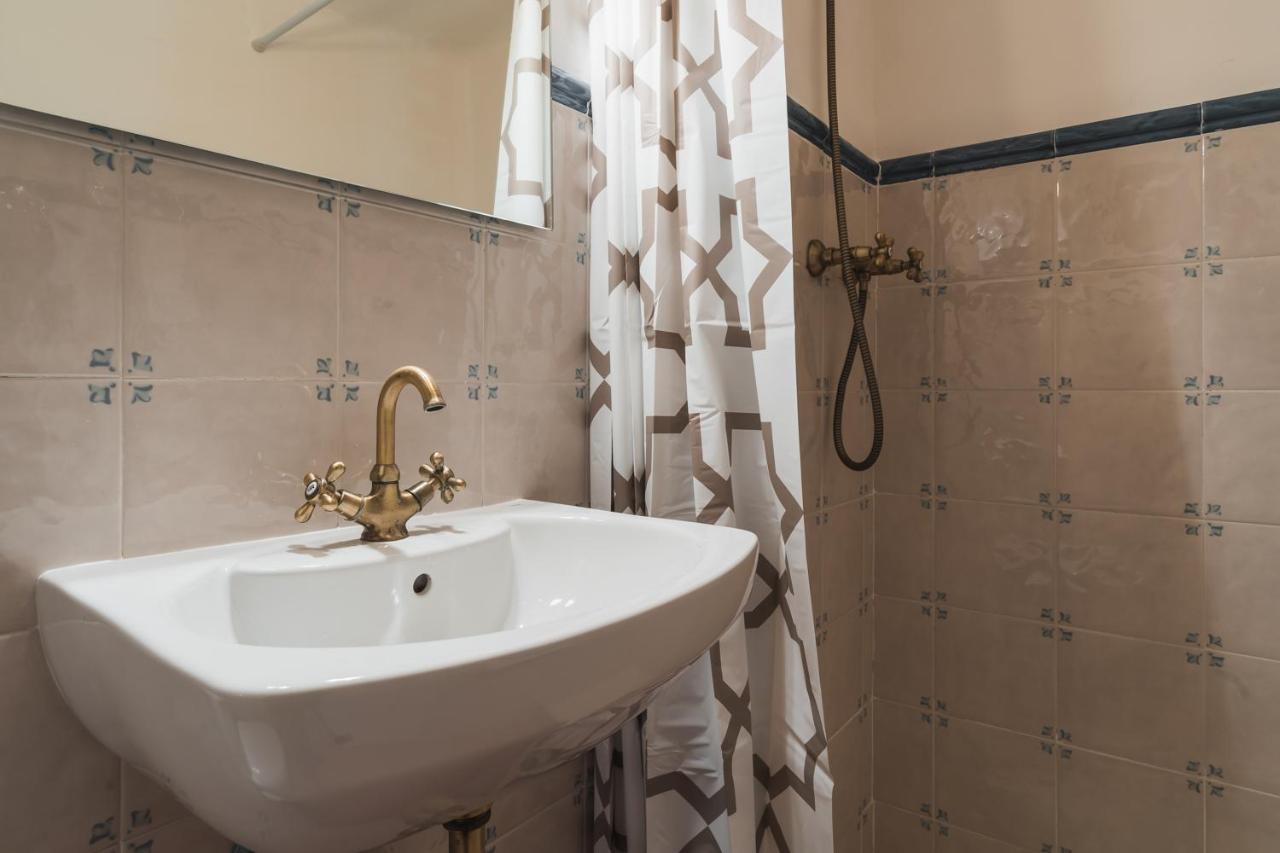 Tuguest Cobertizo Duplex Apartment グラナダ エクステリア 写真